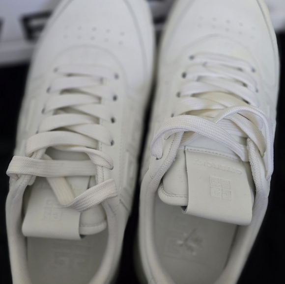 Shoes - Picture 4 of 6